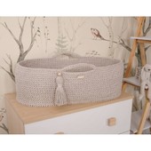 Neu bei LinoMino eingetroffen:

Handgefertigter Moseskorb - mit Matratze

Farbe: hellbeige

Ein von Hand hochwertig gefertigter Korb aus natürlicher Baumwolleschnur im Boho-Stil. Unsere Moseskörbchen sind perfekt für jedes Kleinkind – es sorgt für tiefen und friedlichen Schlaf.

Die Baumwollwände ermöglichen eine ausreichende Luftzirkulation. Die Matratze besteht aus dickem, gepresstem und zertifiziertem Vlies mit entsprechender Weichheit sowie abnehmbarem Bezug.

Dank der Griffe lässt sich das Bettchen leicht tragen und Ihr Baby kann immer in Ihrer Nähe sein. Am Griff befindet sich eine handgefertigte Kordel in der Farbe des Korbes mit einer aufwertenden Holzperle.

Hinweis: Da die Körbe handgefertigt sind, können die Maße leicht variieren (+/- 1,5 cm)

Entdecken Sie unsere Moseskörbe in einer breiten Palette an wunderschöne Farben!

Preis: 139,- Euro

➡ https://www.linomino.com/moseskorb-boho-hellbeige.html

#moseskorb #linomino #linomino_com #zauberhaftesfürbabys #moseskörbe #wirliebenbabys #allesfürbabys #onlineshop #mama #papa #kind #baby #babysparadies